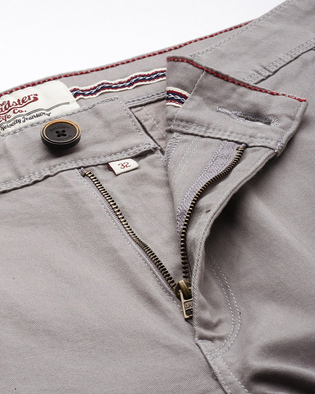 Roadster The Lifestyle Co Men Grey Budford Tapered Fit Solid Chinos - MALL