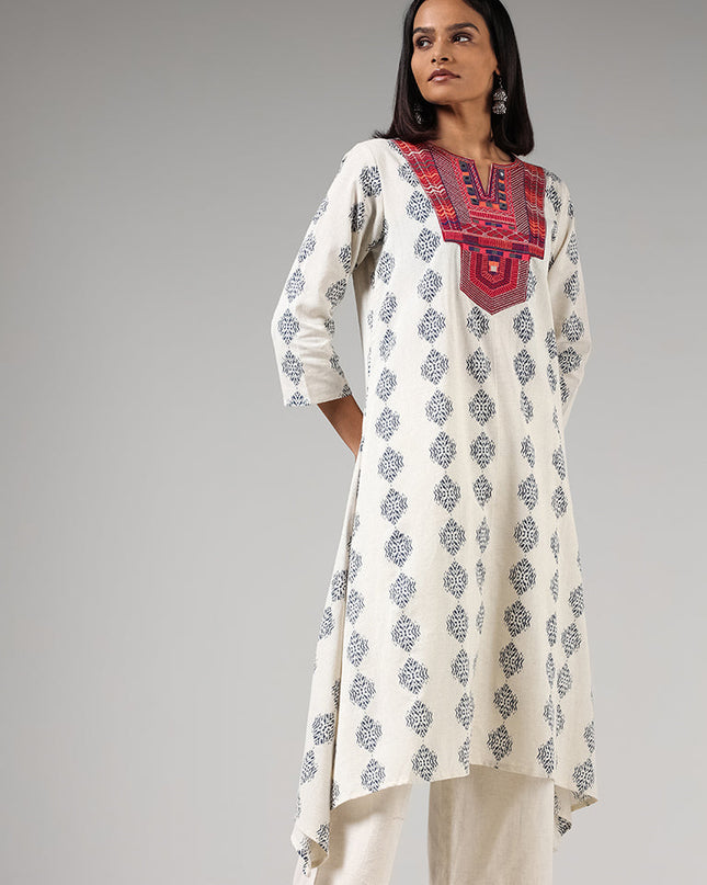 Utsa Off White Ikat Embroidered Kurta - MALL